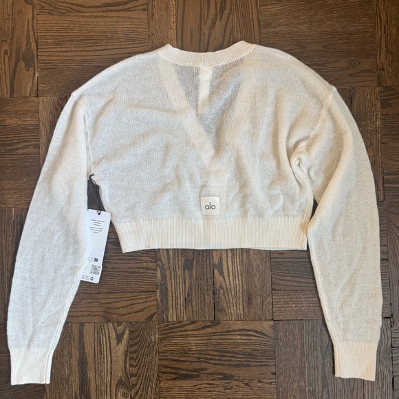 NWT Alo Sheer Cashmere Cropped Cardigan Size M - Picture 4 of 6